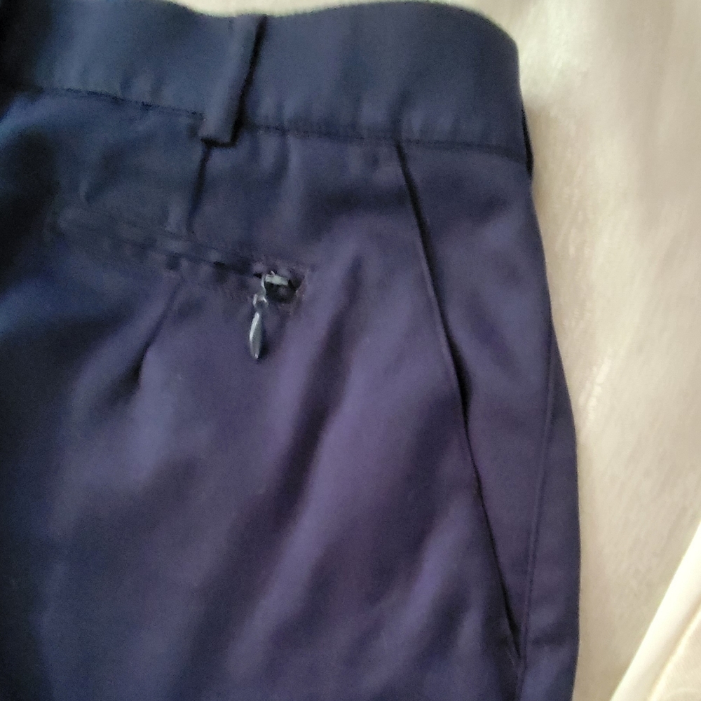 Womens Golf Shorts - Picture 3 of 6